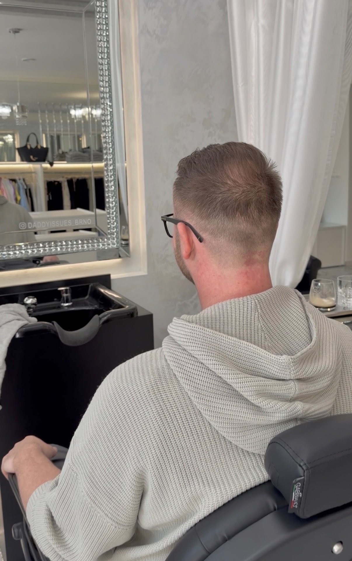 BARBER